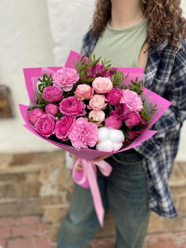 Букет клубничка, артикул F1325857 - 5121 рублей, доставка по городу. Flawery - доставка цветов