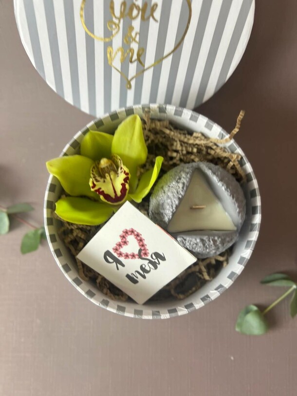 Свеча в коробке лунная ночь, артикул F1350433 - 2140 рублей, доставка по городу. Flawery - доставка цветов