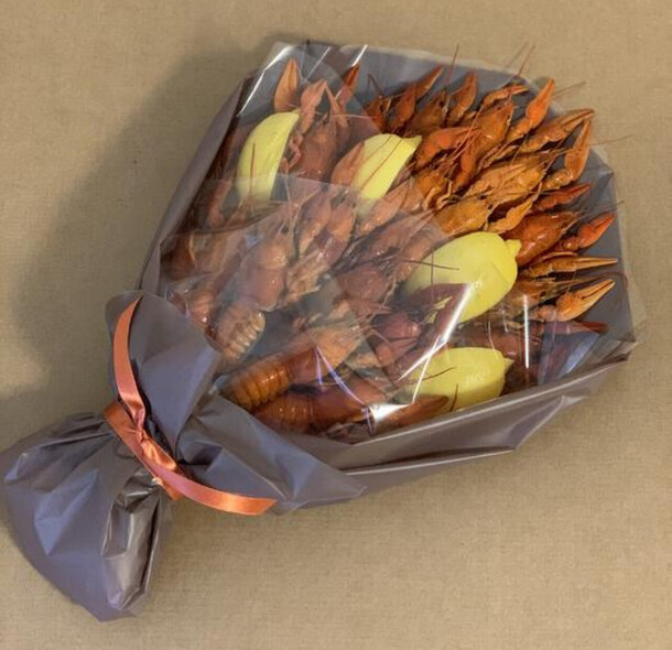 Букет из варенных раков, артикул F1430821 - 7550 рублей, доставка по городу. Flawery - доставка цветов