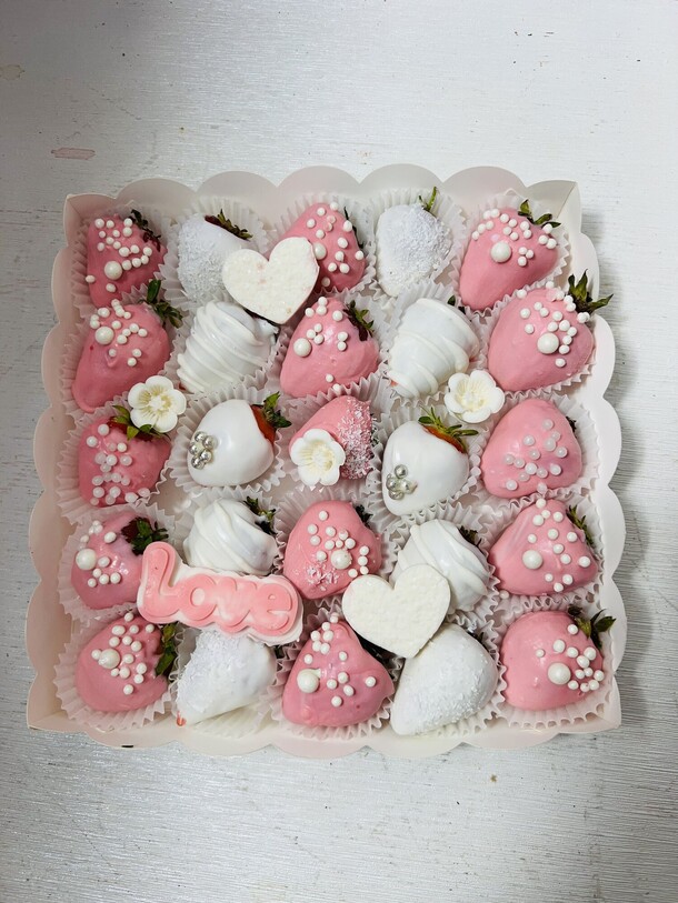 Клубника в шоколаде нежность, артикул F1434530 - 4950 рублей, доставка по городу. Flawery - доставка цветов