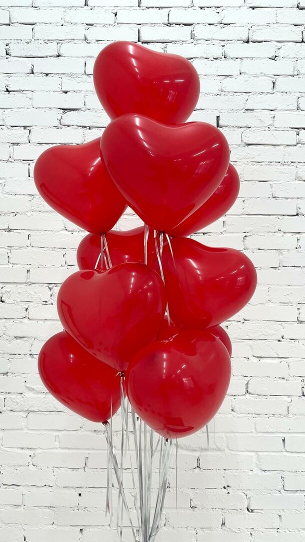 Латексные красные сердца 10 шт, артикул F1372909 - 2750 рублей, доставка по городу. Flawery - доставка цветов