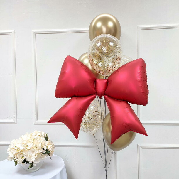 Шары девушке - алый бант и золото, артикул F1522584 - 3460 рублей, доставка по городу. Flawery - доставка цветов