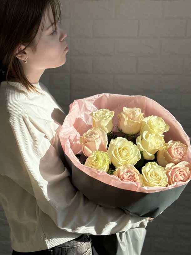 Рози, артикул F1364876 - 3950 рублей, доставка по городу. Flawery - доставка цветов