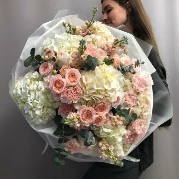 Авторский букет "амели", артикул F1367873 - 19091 рублей, доставка по городу. Flawery - доставка цветов