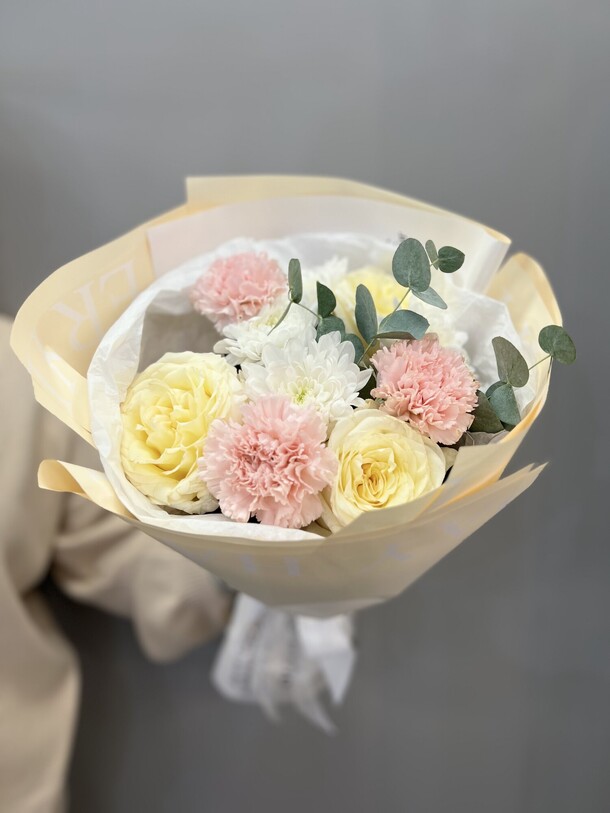 Пудровый букет, артикул F1369266 - 3850 рублей, доставка по городу. Flawery - доставка цветов