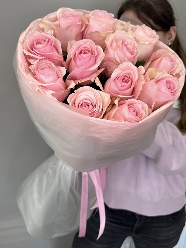 Монобукет из розовых роз, артикул F1398487 - 5499 рублей, доставка по городу. Flawery - доставка цветов