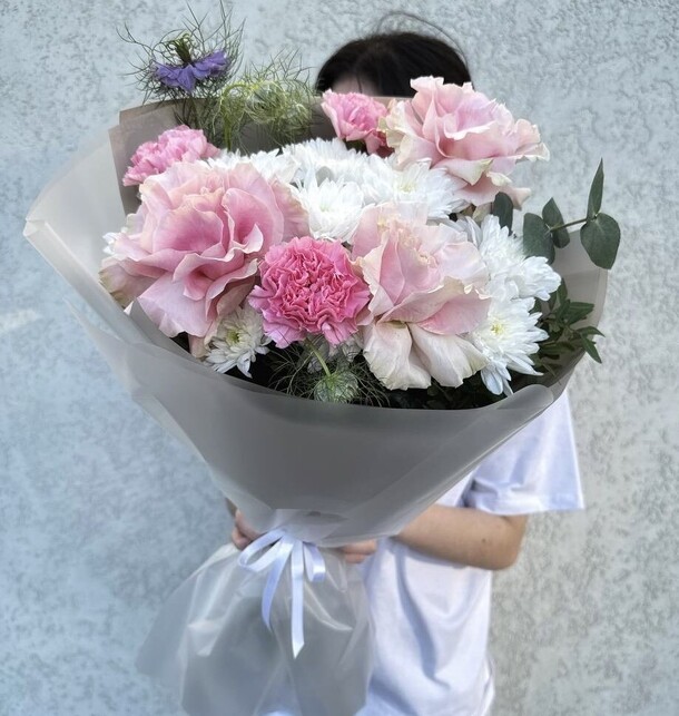 Букет с французскими розами, артикул F1408620 - 4267 рублей, доставка по городу. Flawery - доставка цветов