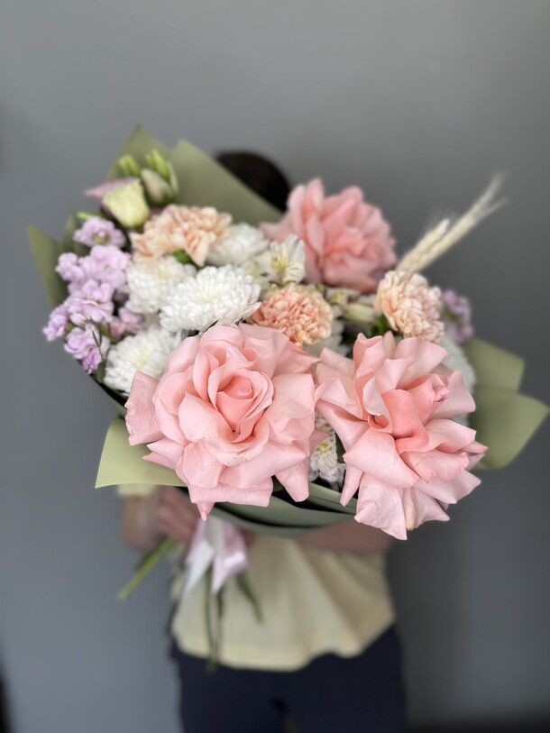 Букет с французскими розами, артикул F1456492 - 6049 рублей, доставка по городу. Flawery - доставка цветов