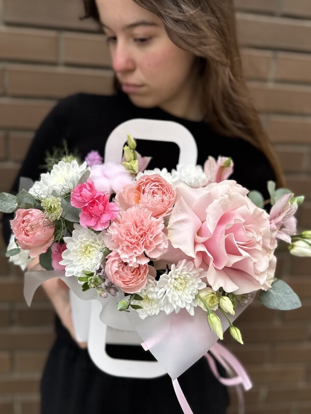 Композиции с французской розой, артикул F1456499 - 3509 рублей, доставка по городу. Flawery - доставка цветов