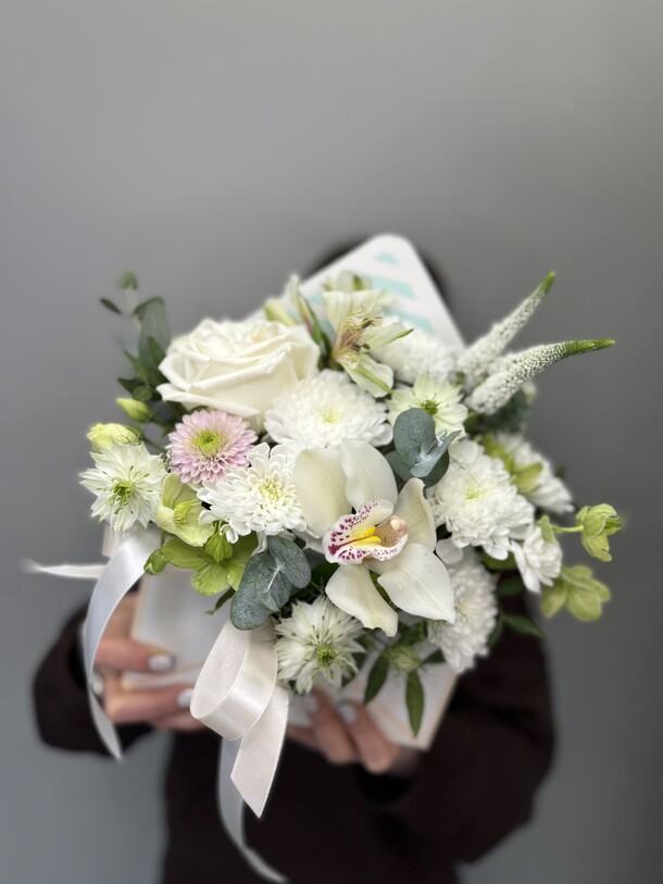 Цветы в конверте с орхидей, артикул F1456501 - 3190 рублей, доставка по городу. Flawery - доставка цветов