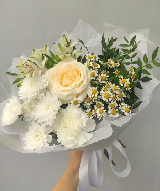 Прохлада, артикул F1370594 - 2750 рублей, доставка по городу. Flawery - доставка цветов