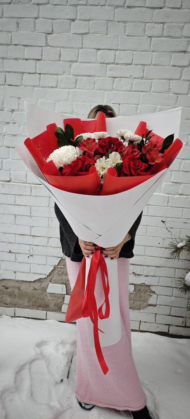 Букет гигант с wow эффектом, артикул F1379632 - 7000 рублей, доставка по городу. Flawery - доставка цветов