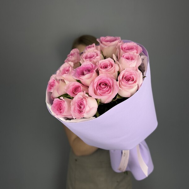 15 пионовидных роз, артикул F1378328 - 6250 рублей, доставка по городу. Flawery - доставка цветов