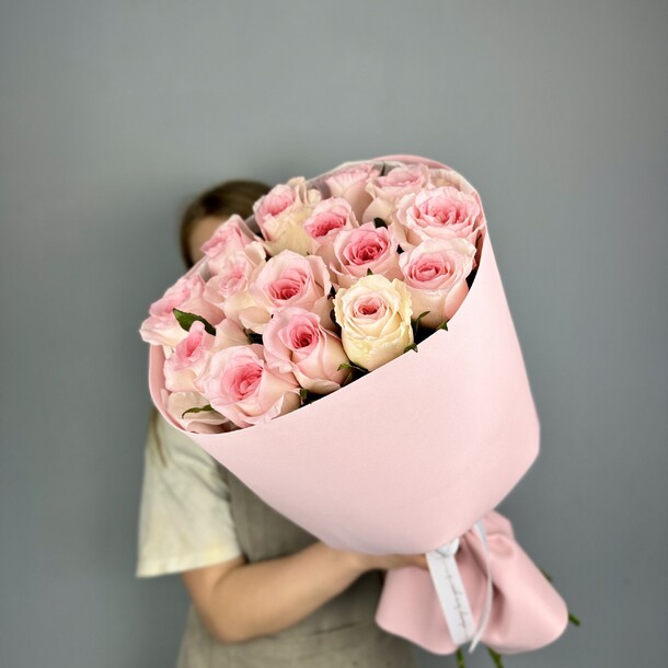 15 пионовидных роз, артикул F1378950 - 5900 рублей, доставка по городу. Flawery - доставка цветов