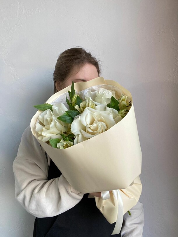 Милый букет, артикул F1375513 - 3190 рублей, доставка по городу. Flawery - доставка цветов