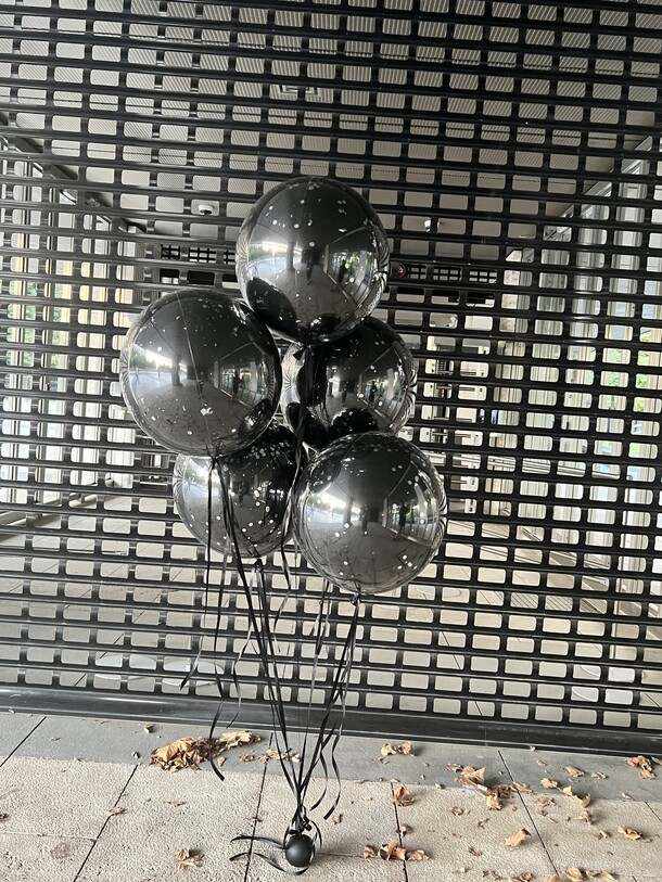 Связка больших шаров, артикул F1372566 - 3600 рублей, доставка по городу. Flawery - доставка цветов