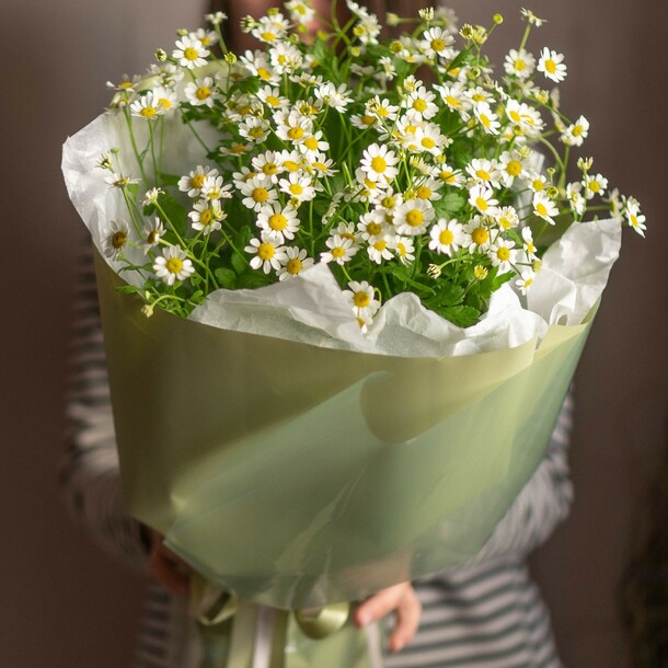 Ромашки летние, артикул F1400628 - 2700 рублей, доставка по городу. Flawery - доставка цветов