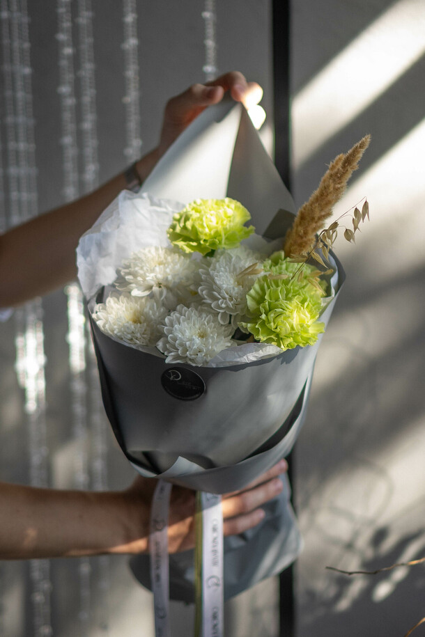 Букет комплимент, артикул F1457251 - 1750 рублей, доставка по городу. Flawery - доставка цветов