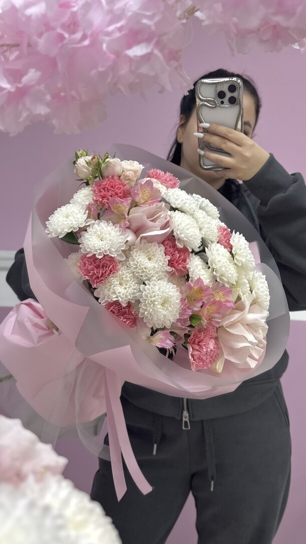 Объемный сборный букет, артикул F1489216 - 12869 рублей, доставка по городу. Flawery - доставка цветов