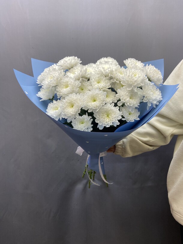 Букет из белой хризантемы, артикул F1421352 - 2690 рублей, доставка по городу. Flawery - доставка цветов