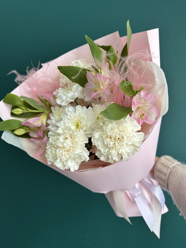 Букет-комплимент «нежность», артикул F1387264 - 3400 рублей, доставка по городу. Flawery - доставка цветов