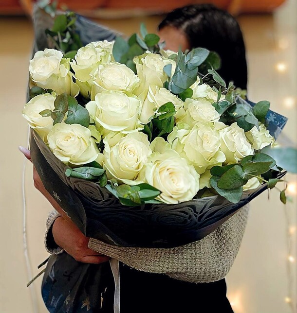 Дуновение ветра, артикул F1369809 - 11330 рублей, доставка по городу. Flawery - доставка цветов