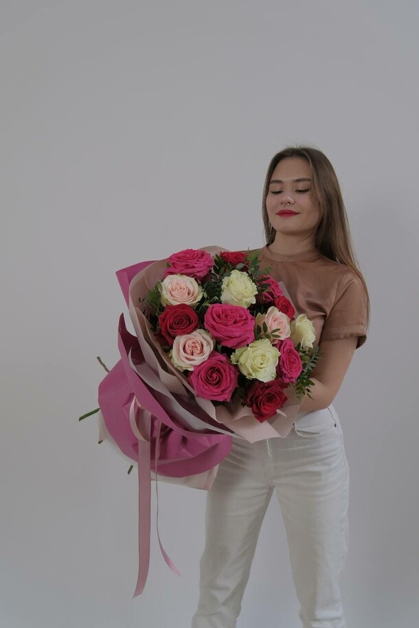 Разноцветный микс, артикул F1370649 - 9719 рублей, доставка по городу. Flawery - доставка цветов