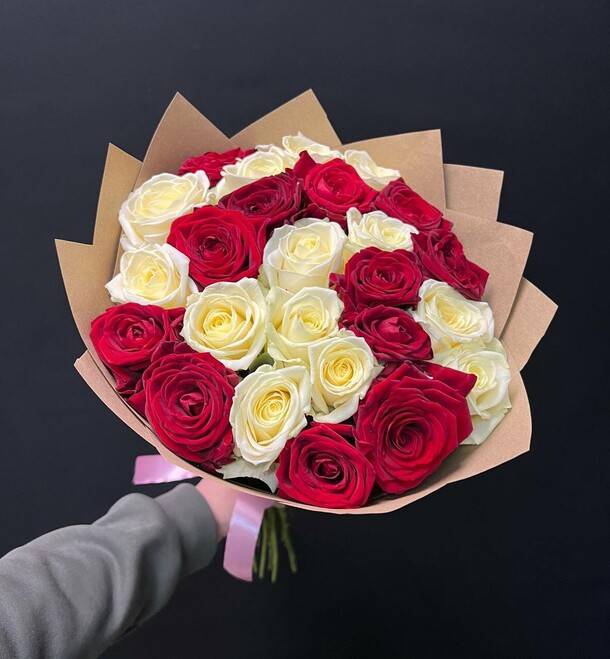 Микс роза 25 шт, артикул F1380722 - 5200 рублей, доставка по городу. Flawery - доставка цветов