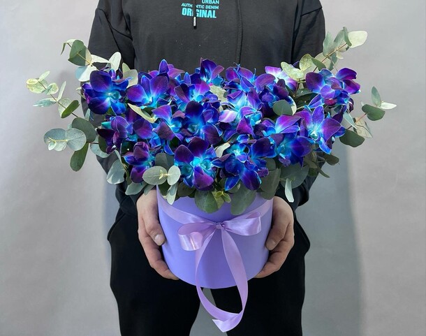 Орхидея космос в коробке, артикул F1400482 - 5400 рублей, доставка по городу. Flawery - доставка цветов