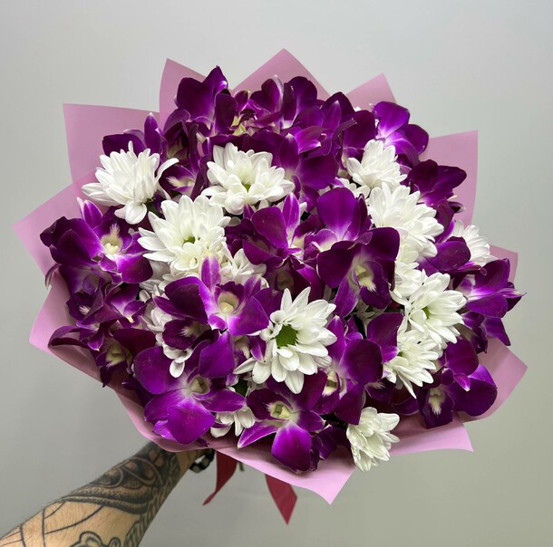 Яркий букет с орхидеями, артикул F1436062 - 4750 рублей, доставка по городу. Flawery - доставка цветов