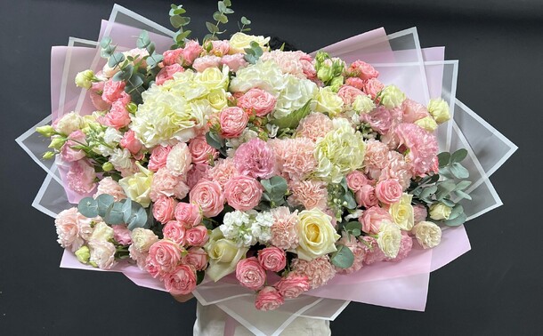 Большой авторский букет, артикул F1448270 - 33000 рублей, доставка по городу. Flawery - доставка цветов