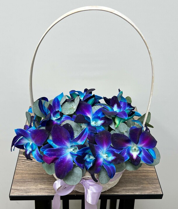 Орхидея космос в корзине, артикул F1507592 - 2900 рублей, доставка по городу. Flawery - доставка цветов