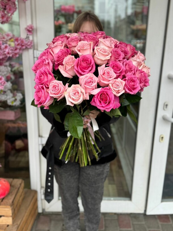 Розы счастья, артикул F1228334 - 17273 рублей, доставка по городу. Flawery - доставка цветов