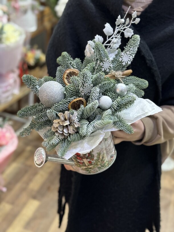 Волшебная лейка, артикул F1235806 - 3200 рублей, доставка по городу. Flawery - доставка цветов