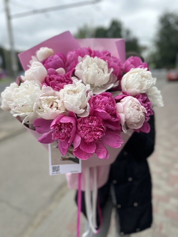 Букет из крупных пионов, артикул F1280266 - 20000 рублей, доставка по городу. Flawery - доставка цветов