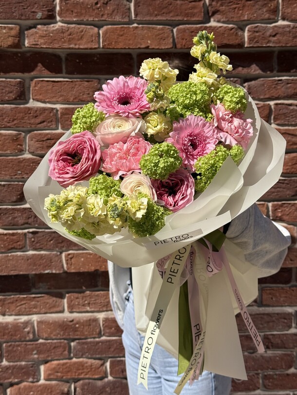 Букет красок, артикул F1414697 - 7400 рублей, доставка по городу. Flawery - доставка цветов