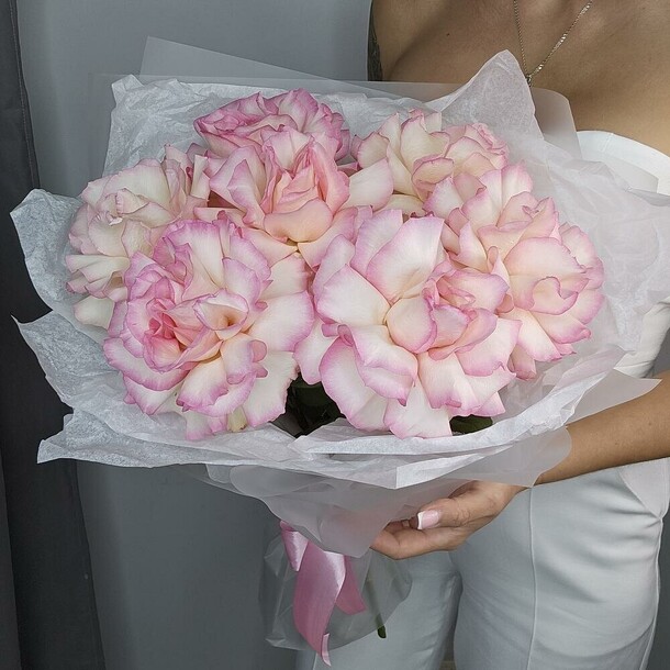 Букет с нежной эсперансой, артикул F1371880 - 4100 рублей, доставка по городу. Flawery - доставка цветов