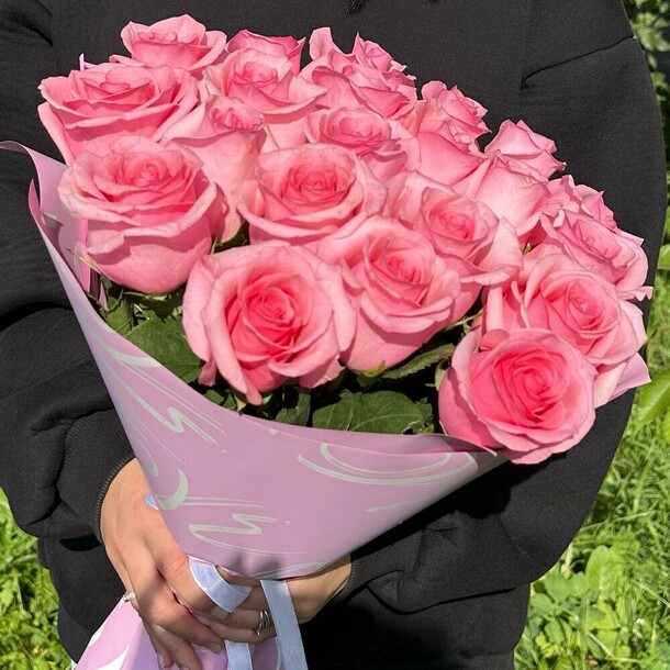 Букет розовая роза, артикул F1371927 - 11800 рублей, доставка по городу. Flawery - доставка цветов