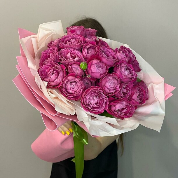 Букет пионовидных роз, артикул F1372429 - 7790 рублей, доставка по городу. Flawery - доставка цветов