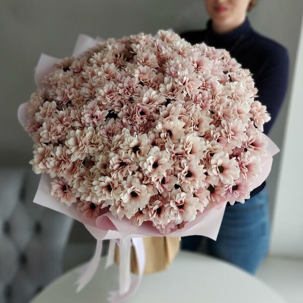 Нежный букет розовые ромашки, артикул F1374034 - 18016 рублей, доставка по городу. Flawery - доставка цветов