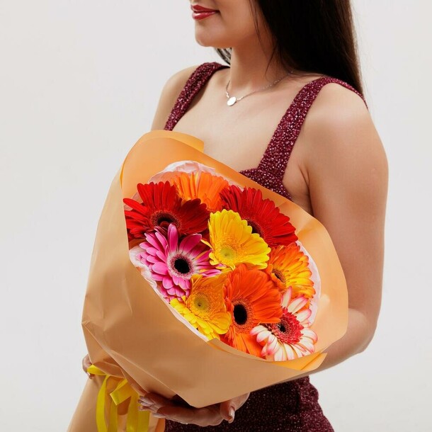 9 гербер микс, артикул F1379801 - 4380 рублей, доставка по городу. Flawery - доставка цветов