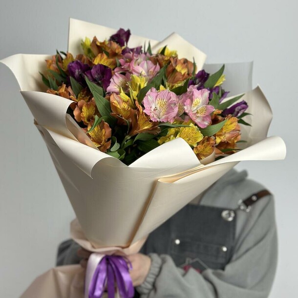 Альстромерия микс, артикул F1410800 - 10397 рублей, доставка по городу. Flawery - доставка цветов