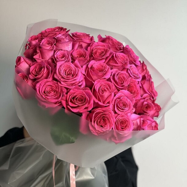 Букет из розы, артикул F1410814 - 10135 рублей, доставка по городу. Flawery - доставка цветов