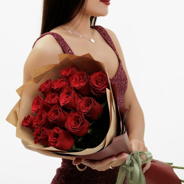 Букет из роз 60см, артикул F1410891 - 13148 рублей, доставка по городу. Flawery - доставка цветов