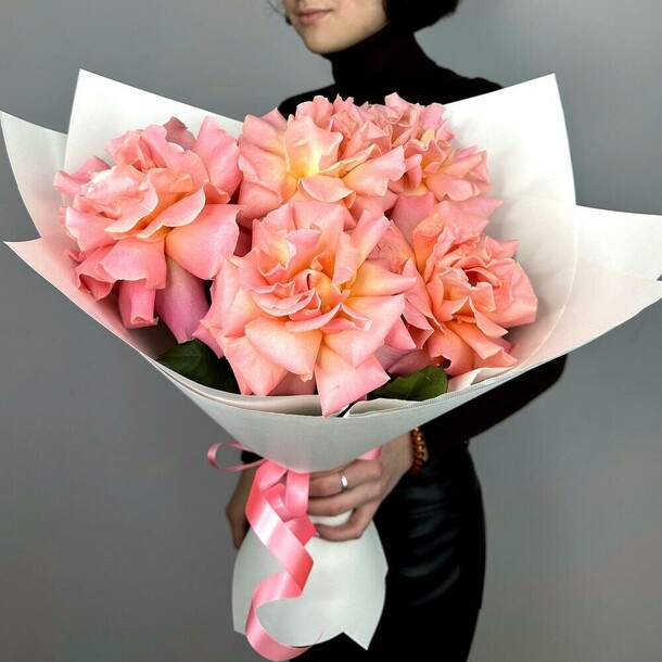 Букет из французских роз, артикул F1410906 - 2115 рублей, доставка по городу. Flawery - доставка цветов