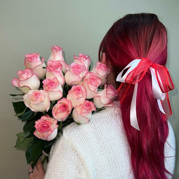 Букет из розовых роз, артикул F1410915 - 10446 рублей, доставка по городу. Flawery - доставка цветов