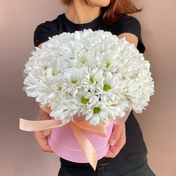 Цветы в коробке «ромашки», артикул F1410924 - 5185 рублей, доставка по городу. Flawery - доставка цветов