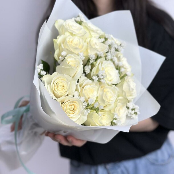 Белые розы, артикул F1411095 - 8641 рублей, доставка по городу. Flawery - доставка цветов