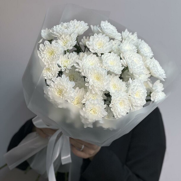 Букет из хризантем, артикул F1411104 - 3967 рублей, доставка по городу. Flawery - доставка цветов