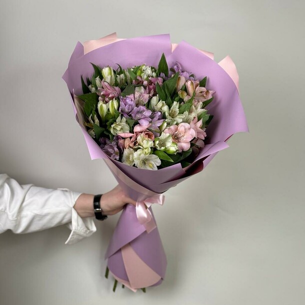 Букет из альстромерий, артикул F1412873 - 6529 рублей, доставка по городу. Flawery - доставка цветов